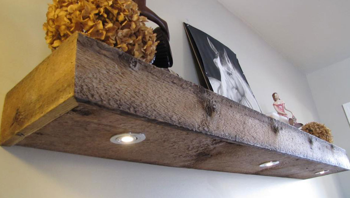 Tablette en bois de grange