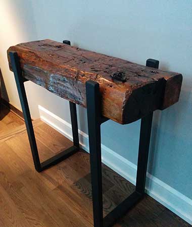 Table haute en bois de grange